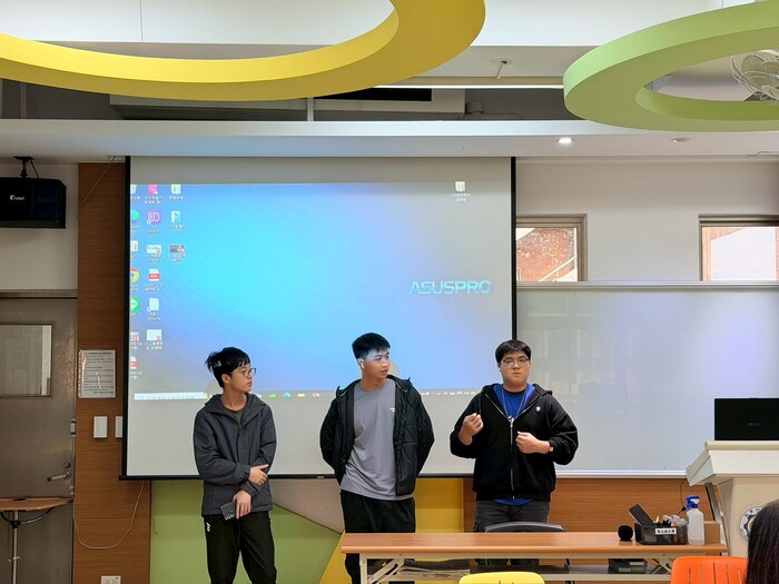 2025.12.17 114-1讀書會期末成果發表圖片