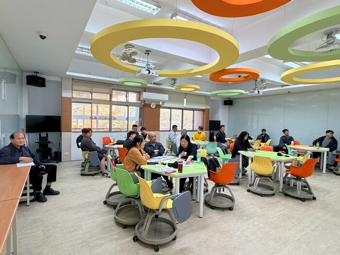 2025.12.17 114-1讀書會期末成果發表圖片