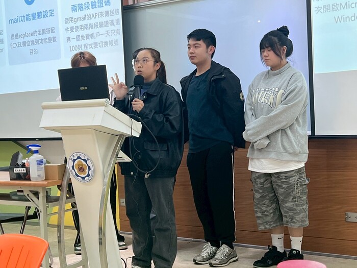 2025.12.17 114-1自主學習社群期末成果發表圖片